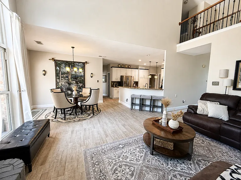 1740 Forest Glen Dr — Photo 10