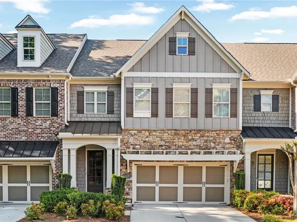 910 Acadiana Dr, Sandy Springs, GA 30328