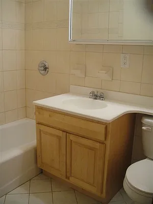 Rented by Robyn Lee, LREB | media 20