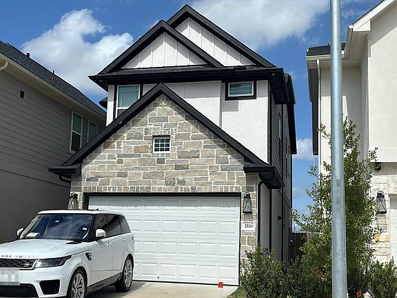 2nd image of 2934 Park Hill Ln