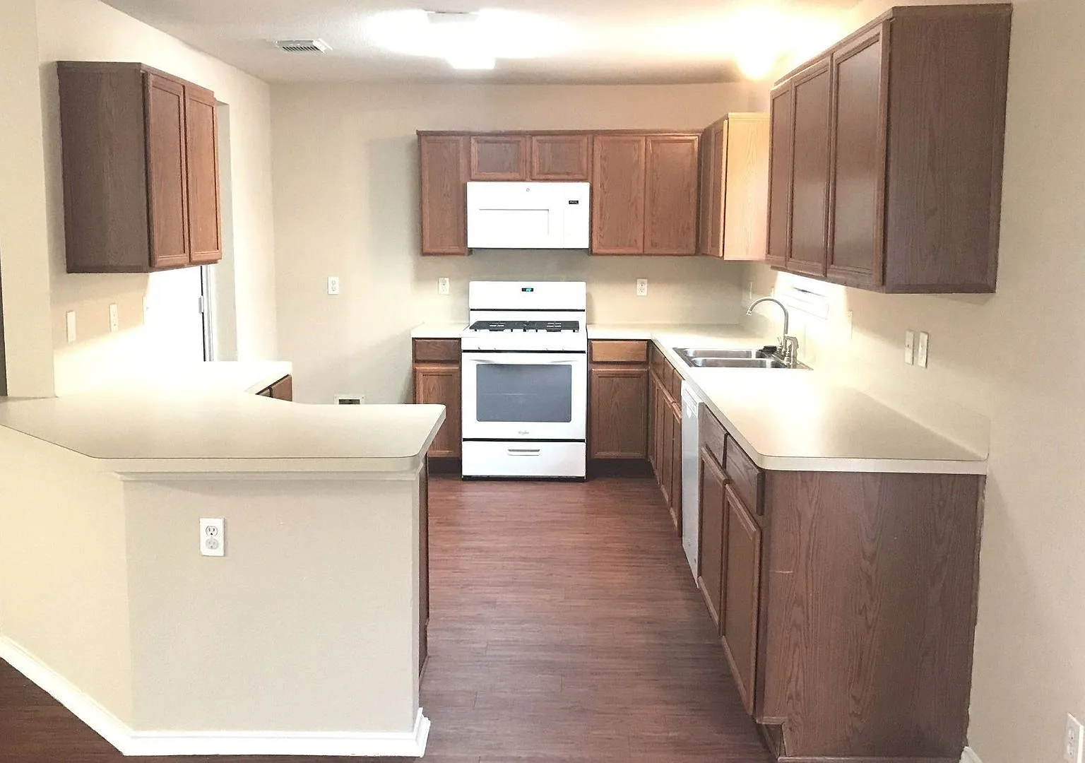 18114 Valebluff Ln Ask about our No Cash Security Deposit Option — Photo 2