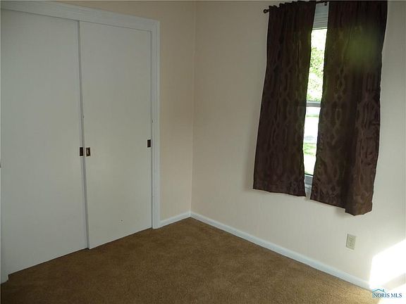 5th image of 928 W College Ave