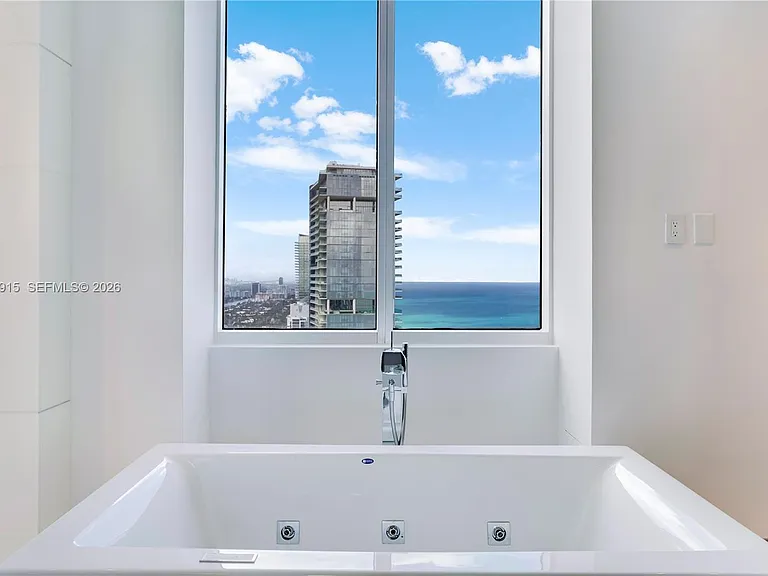 18201 E Collins Ave #TS1 — Photo 40