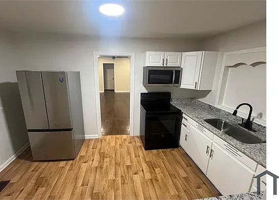 332 23rd Ave NE — Photo 6