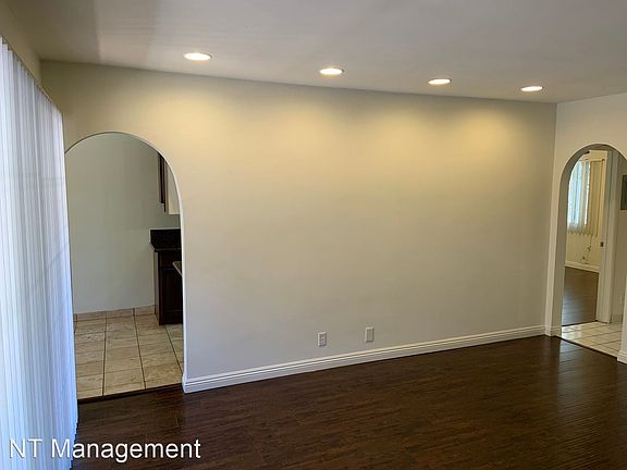 3rd image of 3612 Keystone Ave APT 15