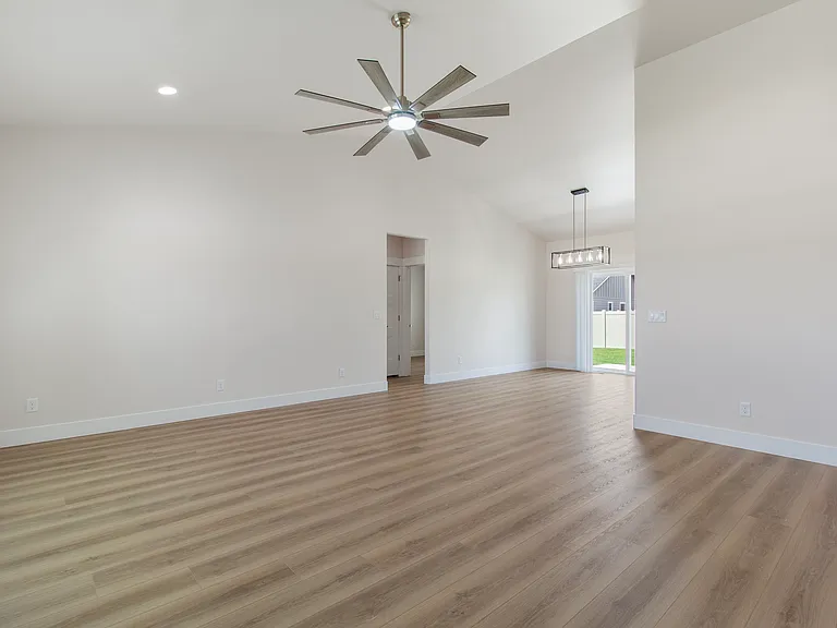 962 Quartz Rd — Photo 5
