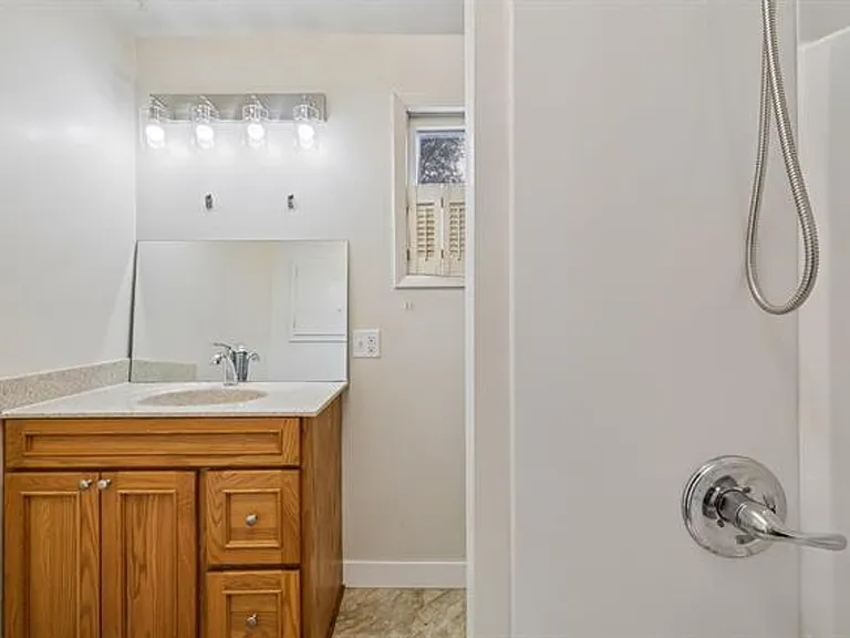 875 Water St — Photo 4