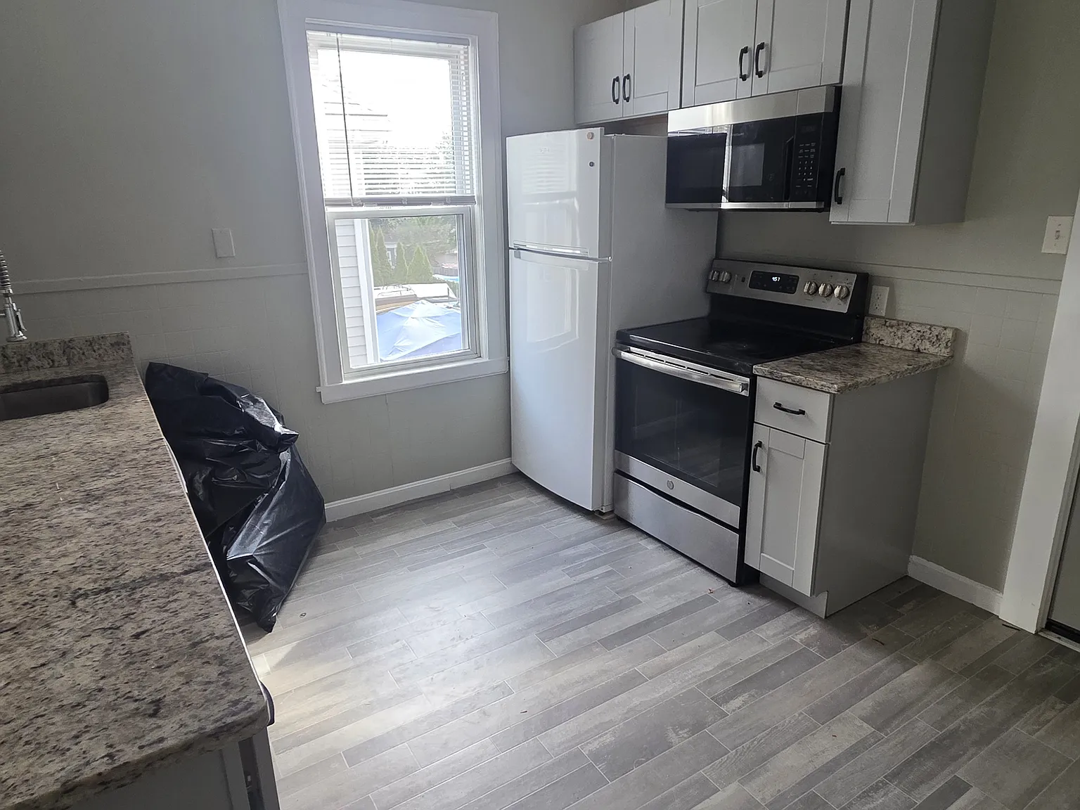 1 bed, 650 sqft, $2,000 — Photo 2