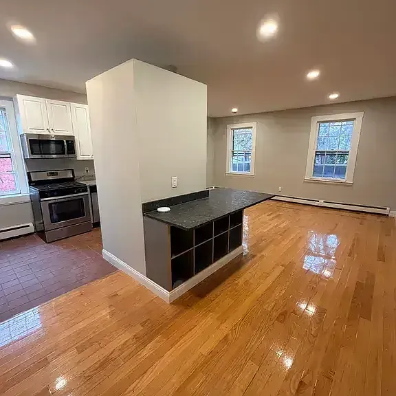 604 Chapel St #6 — Photo 6
