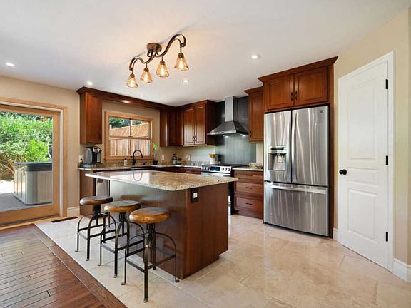 5th image of 1106 Grand Teton Dr