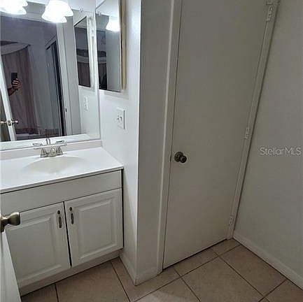 4th image of 14010 Village View Dr