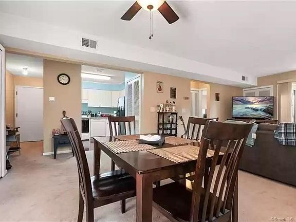 3rd image of 101 Twin Circle Dr