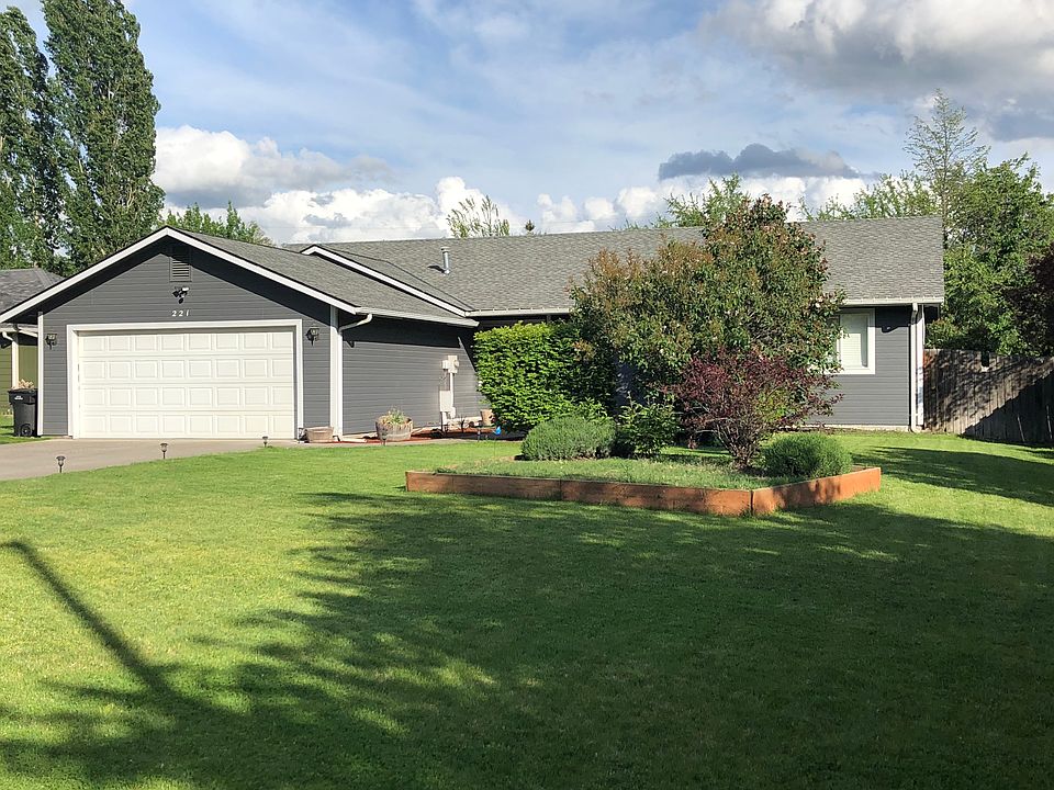 1st image of 221 Garden Dr