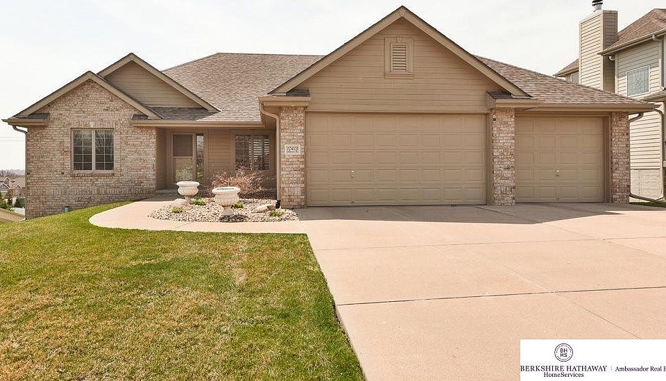 1st image of 10413 Hillcrest Dr