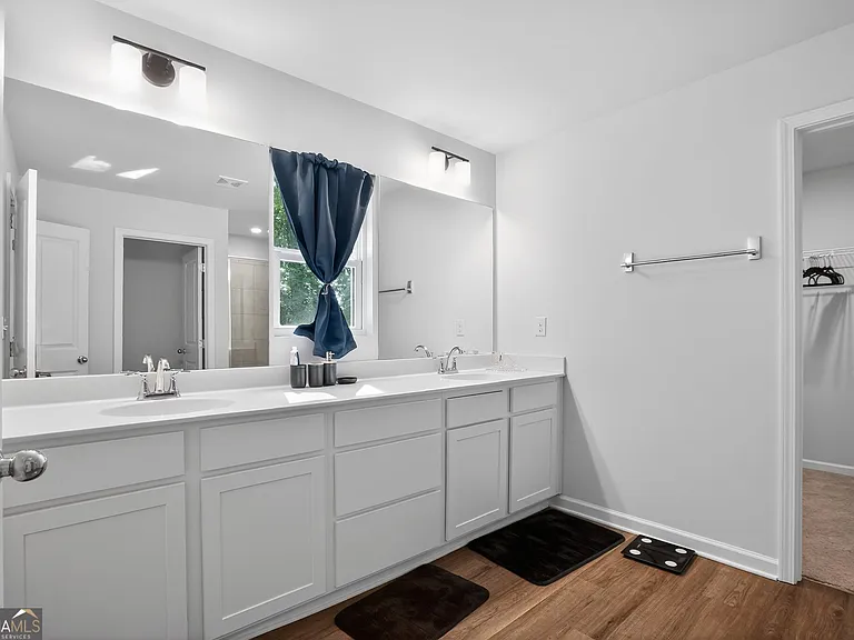 1127 2nd St NW — Photo 3