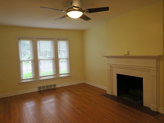 5th image of 1036 N Geyer Rd