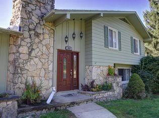 1817 S Walmont Rd, Jackson, MI 49203