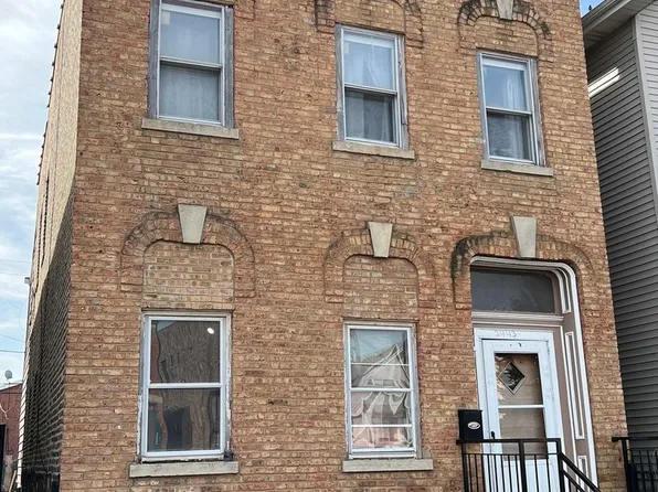 2443 W Fillmore St, Chicago, IL 60612
