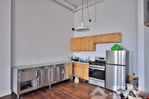 Rented by EXR | media 20