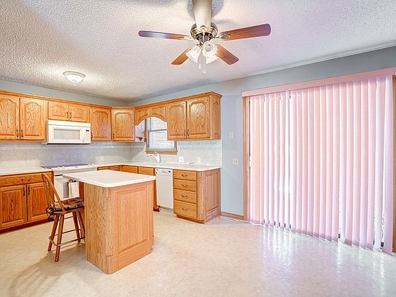 5th image of 317 Hartland Ave