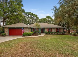 1002 Lake Way Dr, Niceville, FL 32578