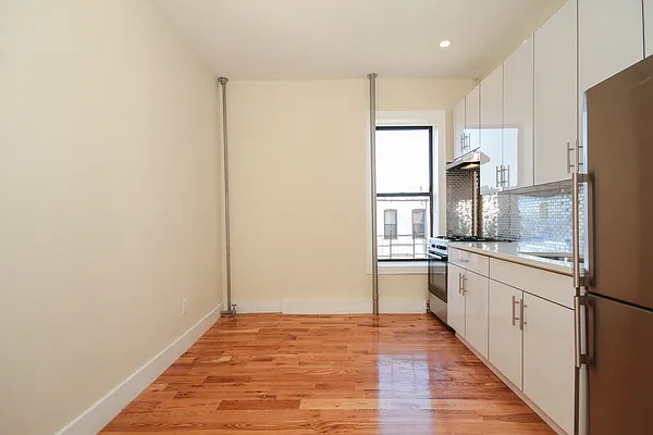 Rented by Evergreen Apartments BK | media 48