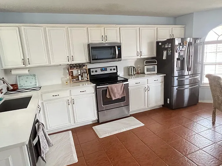 9933 Carter Dr — Photo 5