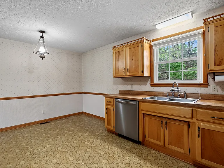832 New Shackle Island Rd — Photo 13