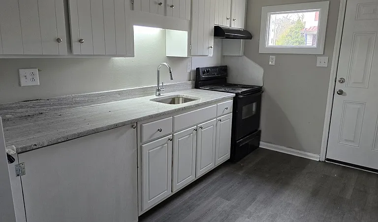 222 N Discovery St — Photo 2