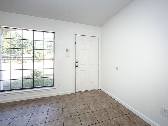 2nd image of 5612 Rose Dr