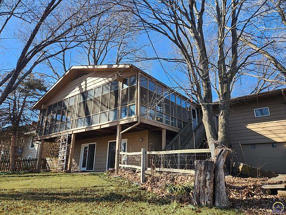 3rd image of 712 Delaware Dr