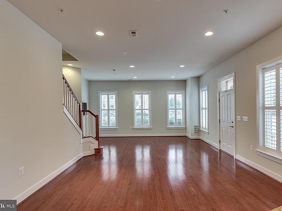 2nd image of 701 McKenzie Ave