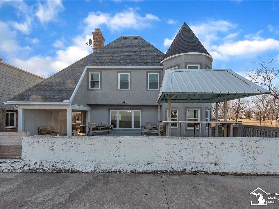 1st image of 12174 Lakeshore Dr
