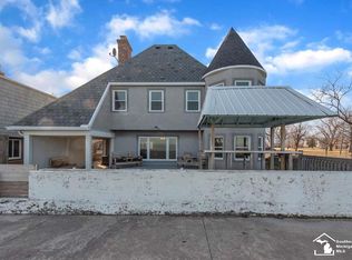 12174 Lakeshore Dr, La Salle, MI 48145