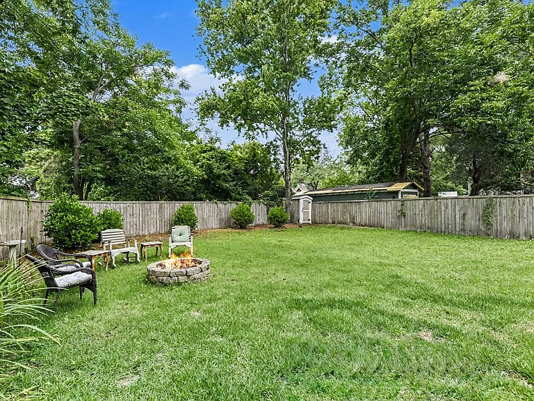333 Riverland Dr — Photo 14