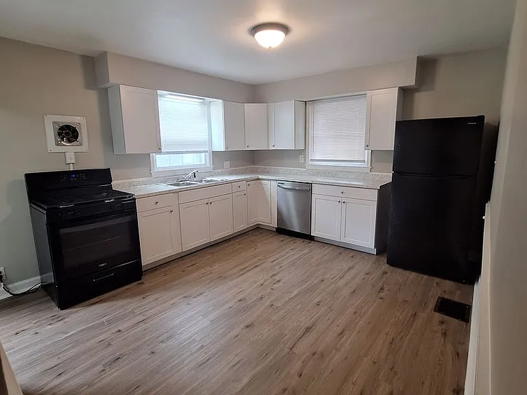 753 Lynn Rd — Photo 7