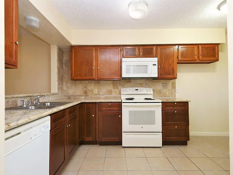 2115 E Weldon Dr — Photo 9