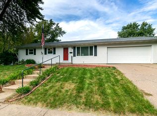 324 W Spring St, Eldridge, IA 52748
