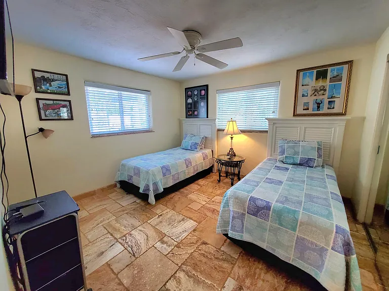403 N Pine St — Photo 13