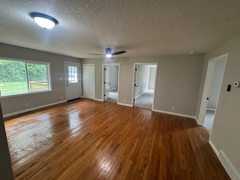 4400 Draper Rd — Photo 3