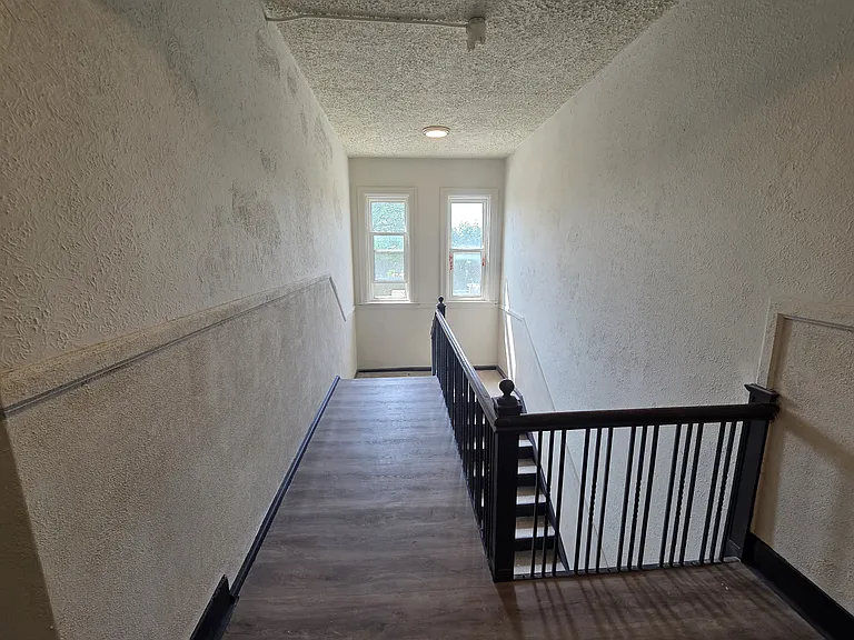 74 Shepherd St W #16 — Photo 10
