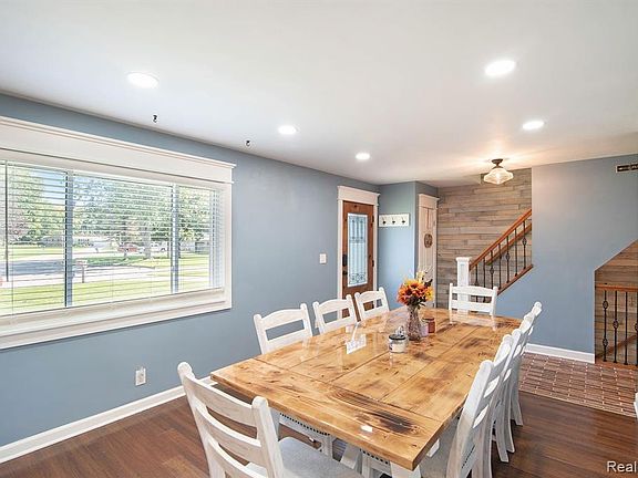5th image of 2267 Great Oak Cir
