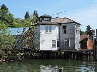 100 Commercial St, Cathlamet, WA 98612