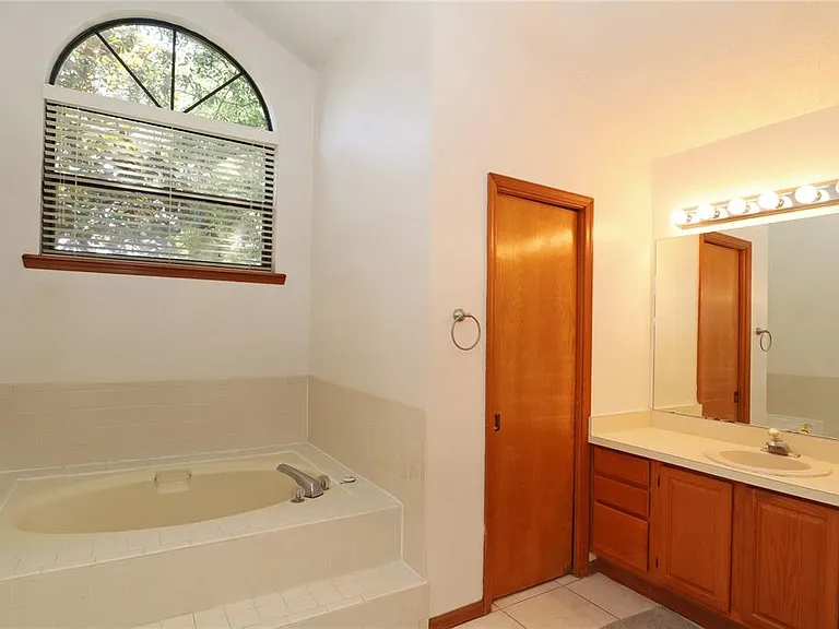 5722 Bay Side Dr — Photo 13