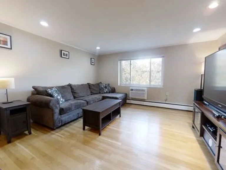 50 Bryon Rd #6 — Photo 4