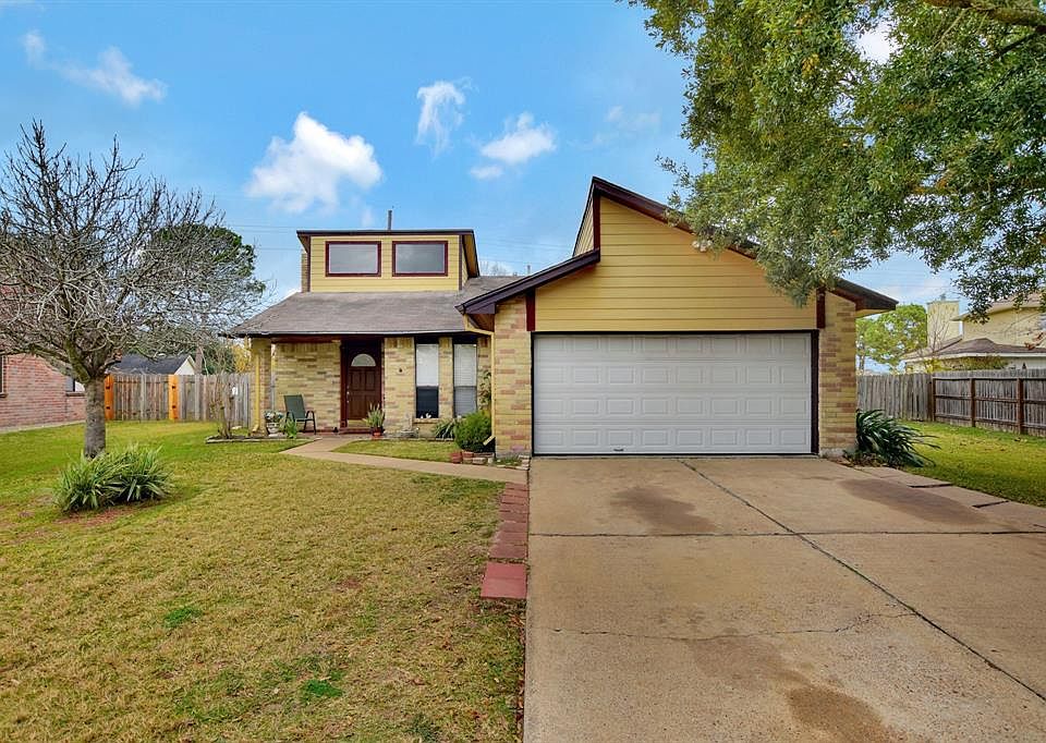 1st image of 21910 Pearl Lake Dr