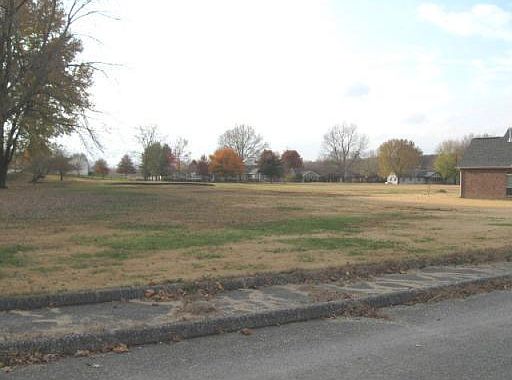 2nd image of Inverness Ln