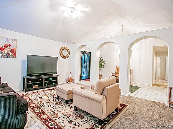 3rd image of 2935 McCormack Dr