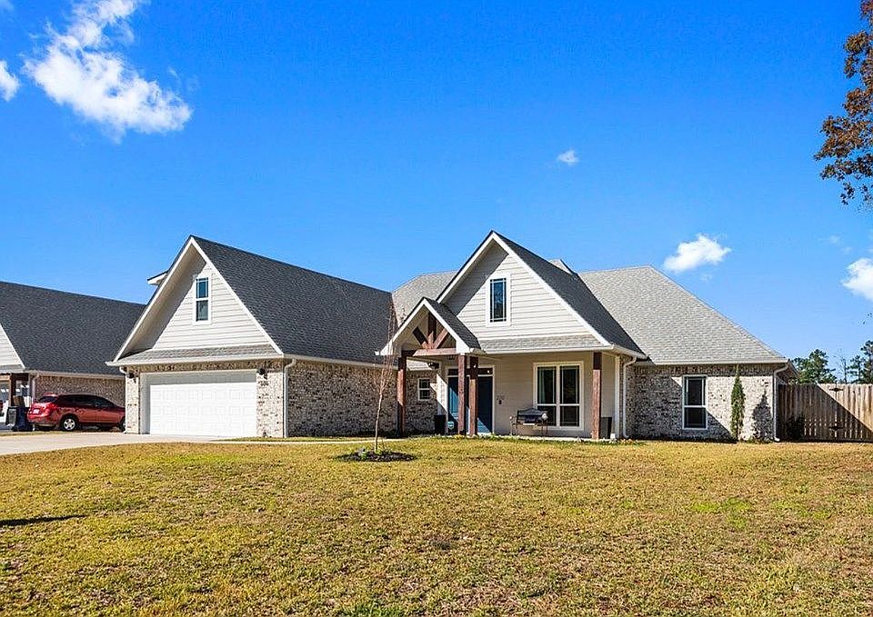 1st image of 220 Rustic Pines Dr