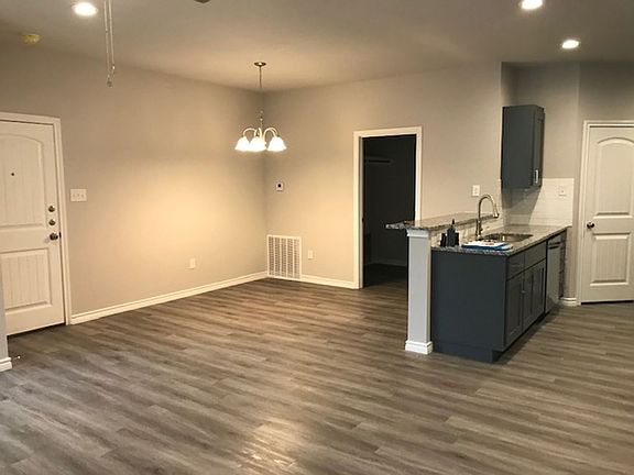 3rd image of 2860 Melissa Ln